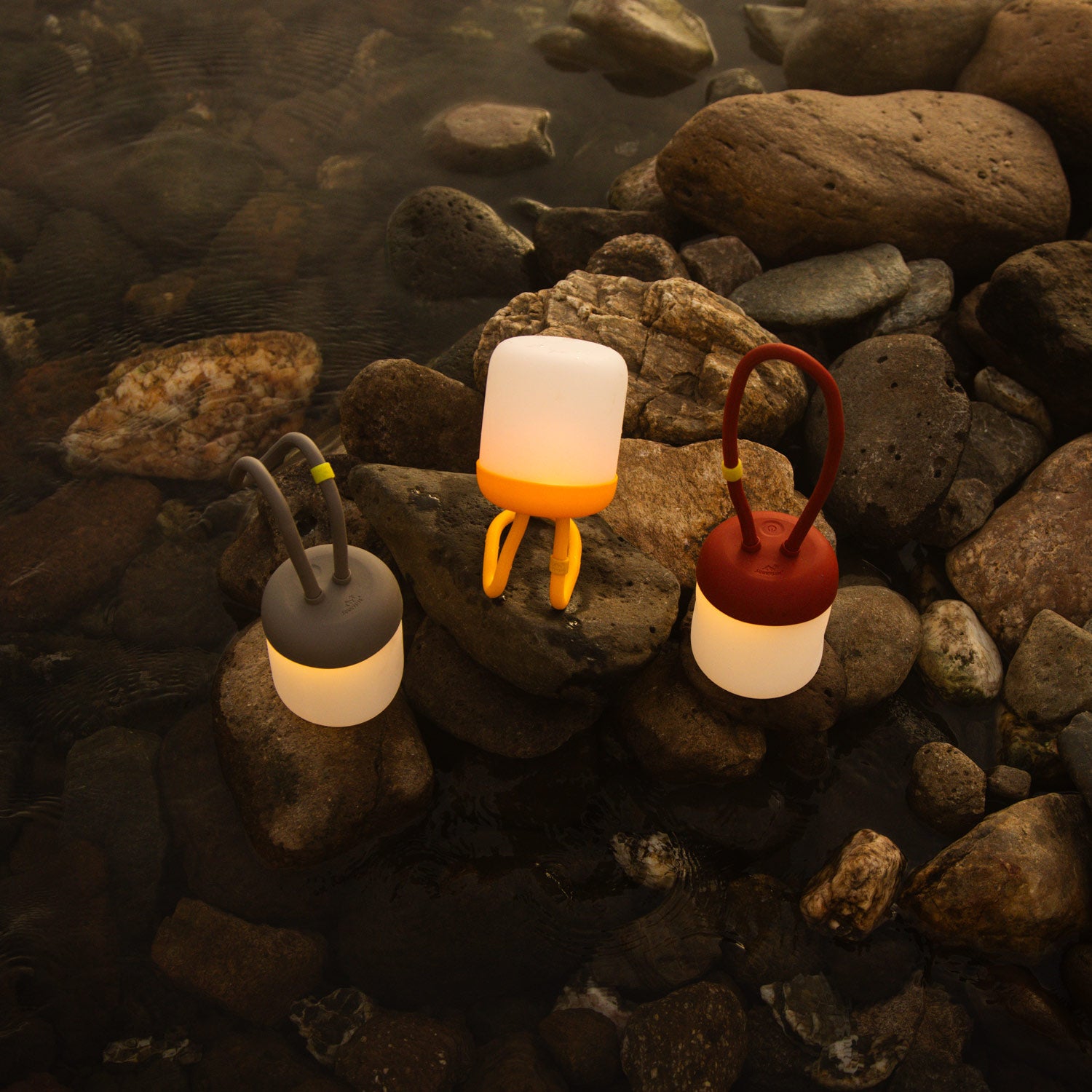 Floppy Silikonlaternen in Mokka Oak, Sunset Orange und Grape